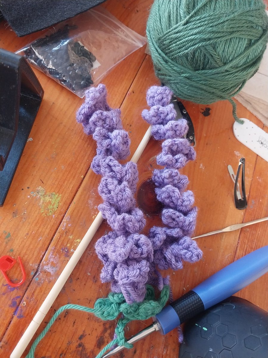 AngiesArtsx's tweet photo. I'm crocheting my own wedding bouquet... obviously https://t.co/xnYTsTKKik