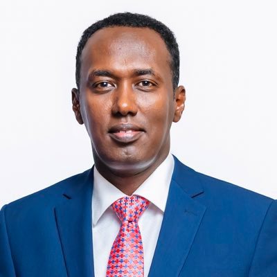 Ladies and gentlemen, let me introduce to you the next president of the Puntland State of Somalia, Dr. @GuledS_. His dedication and vision for change will undoubtedly lead Puntland to a brighter future, insha Allah.

#GuledForPuntland #VisionForChange #Somalia