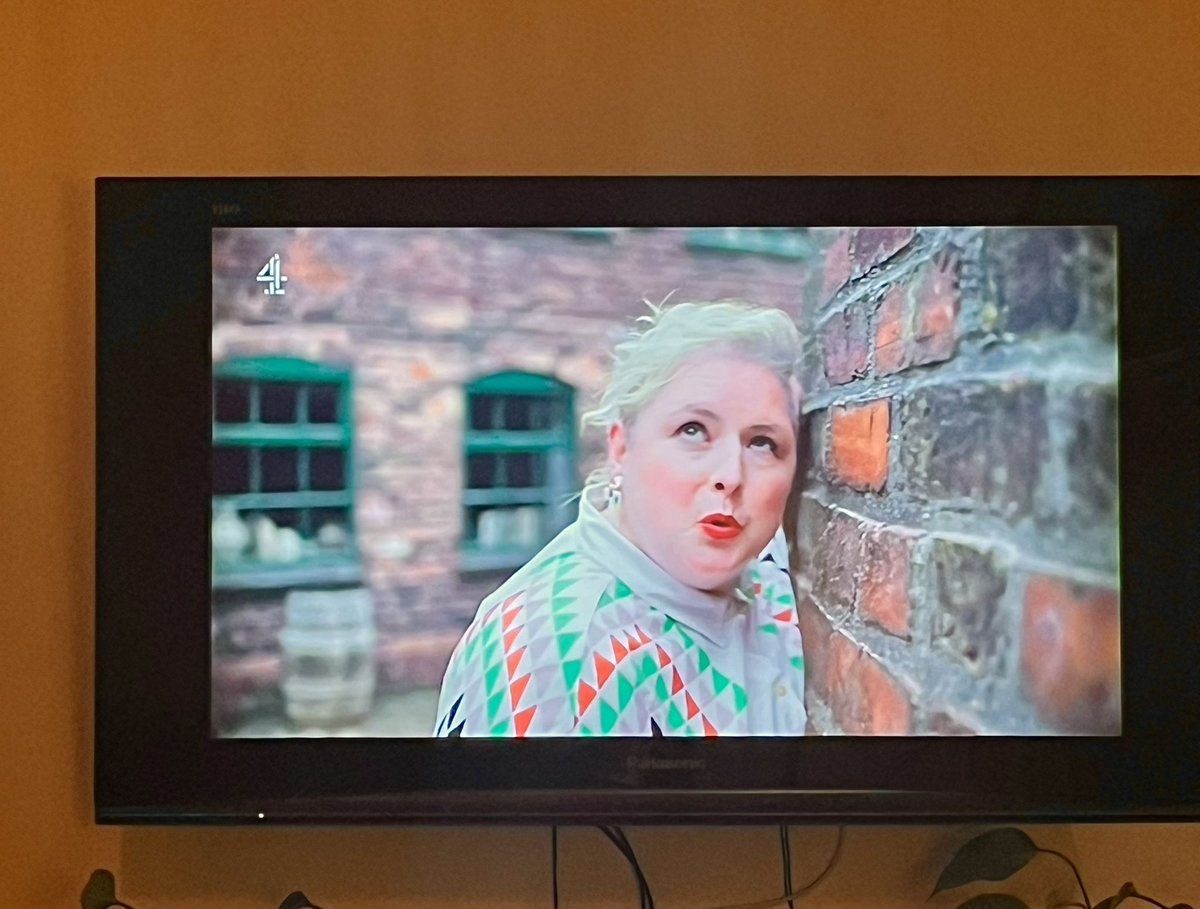 Kaisa Hammarlund (@kaisahammarlund) on Twitter photo She’s baaaack! Now the new year has begun 🥳😍 <a href="/PotteryThrow/">The Great Pottery Throw Down</a> <a href="/siobhni/">Siobhán McSweeney</a> She’s baaaack! Now the new year has begun 🥳😍 <a href="/PotteryThrow/">The Great Pottery Throw Down</a> <a href="/siobhni/">Siobhán McSweeney</a>