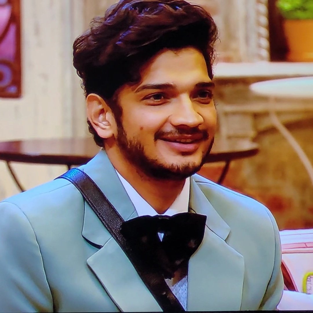 Biggboss19live's tweet photo. Bas ek baat bolunga... duniya ka koi bhi dost hota to usdin #AbhishekhKumar ko jb poke kiya jarha tha baitha nhi hota Samarth Jurel k samne khada hotaa.. 
Ladko me Dostii❤️ to yaarr hoti hi issi baat ki hai galat sahi kuchh nhi bas dost k liye marne marne ko ready rehte h https://t.co/FALvuSXedC