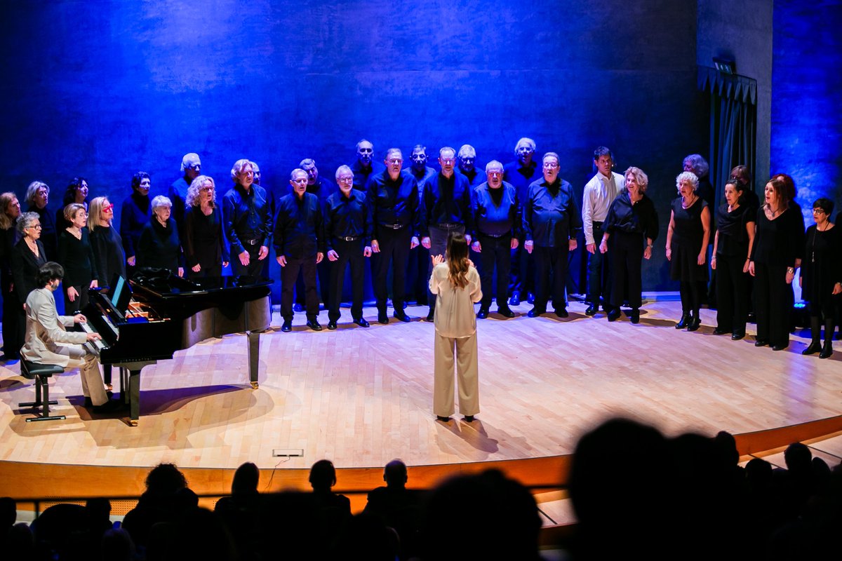 Les Corts (@bcn_lescorts) on Twitter photo 🎼Concert d’Any Nou?? Nosaltres diríem concertàs d’Any Nou!!!
🎻Com hem gaudit amb l’espectacle de l’ <a href="/Orfeodelescorts/">Orfeo de Les Corts</a> amb cantaires de la coral Quòrum
🥰Sensibilitat, alegria i molt bona música per iniciar l’any! 🎼Concert d’Any Nou?? Nosaltres diríem concertàs d’Any Nou!!!
🎻Com hem gaudit amb l’espectacle de l’ <a href="/Orfeodelescorts/">Orfeo de Les Corts</a> amb cantaires de la coral Quòrum
🥰Sensibilitat, alegria i molt bona música per iniciar l’any!
