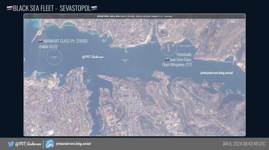 kardinal691's tweet photo. #Russian #Black_Sea Fleet's "#Pyotr_Morgunov" Ivan Gren class (Project 11711) landing ship is "likely in #Sevastopol," according to #MT_Anderson.
Well-well-well, it looks like the #Russians want more #Ukraine's #Storm_Shadows to visit #Sevastopol_Harbour. https://t.co/pcNIII2vfk