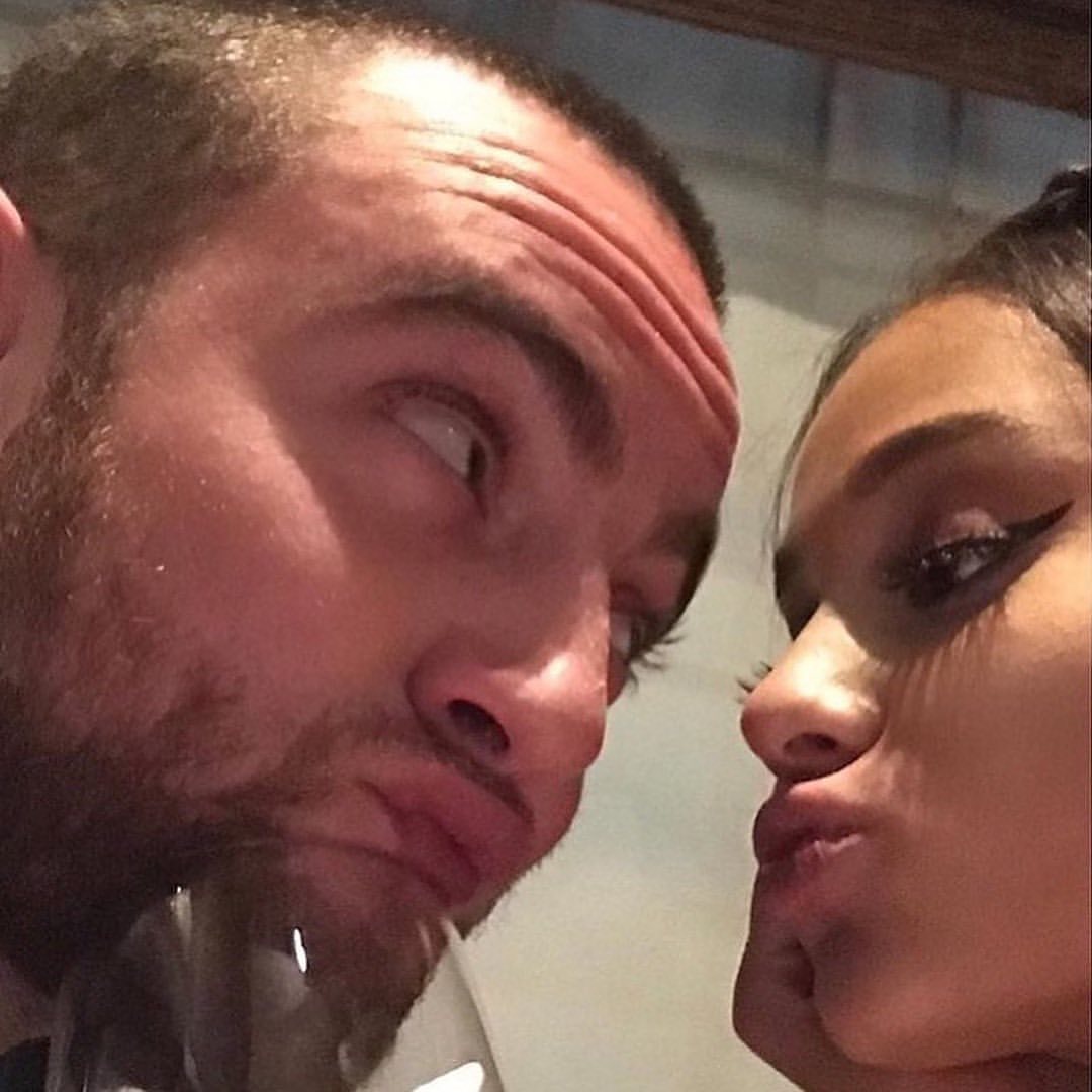 LITCULTUREMAG's tweet photo. Se cumplen 6 años de estas fotos de Mac Miller y Ariana Grande. https://t.co/dFWBC8eQws