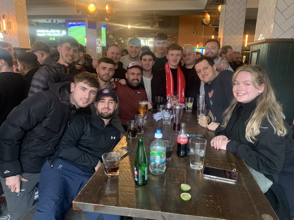 Gunns84's tweet photo. Arsenal 😀 https://t.co/iF1Y41iOqB