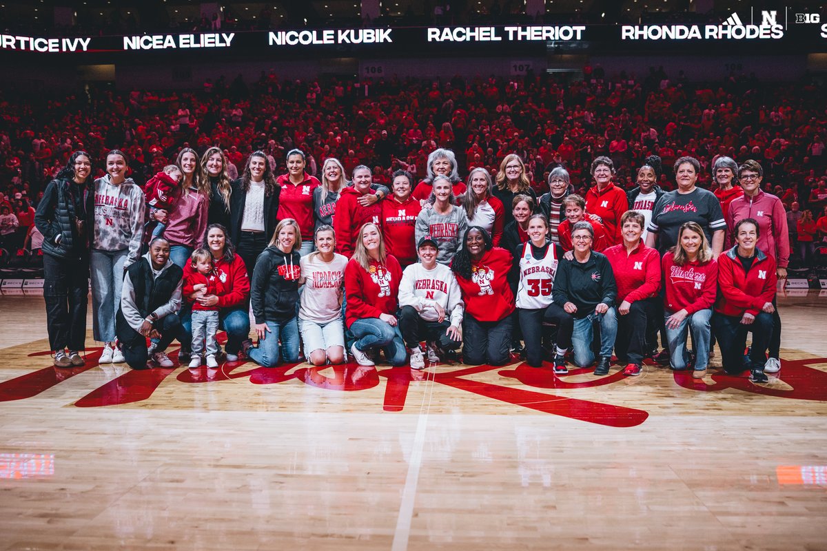 HuskerWBB's tweet photo. Always good to get the fam back together. 🫶 https://t.co/WQTrdJIu9J
