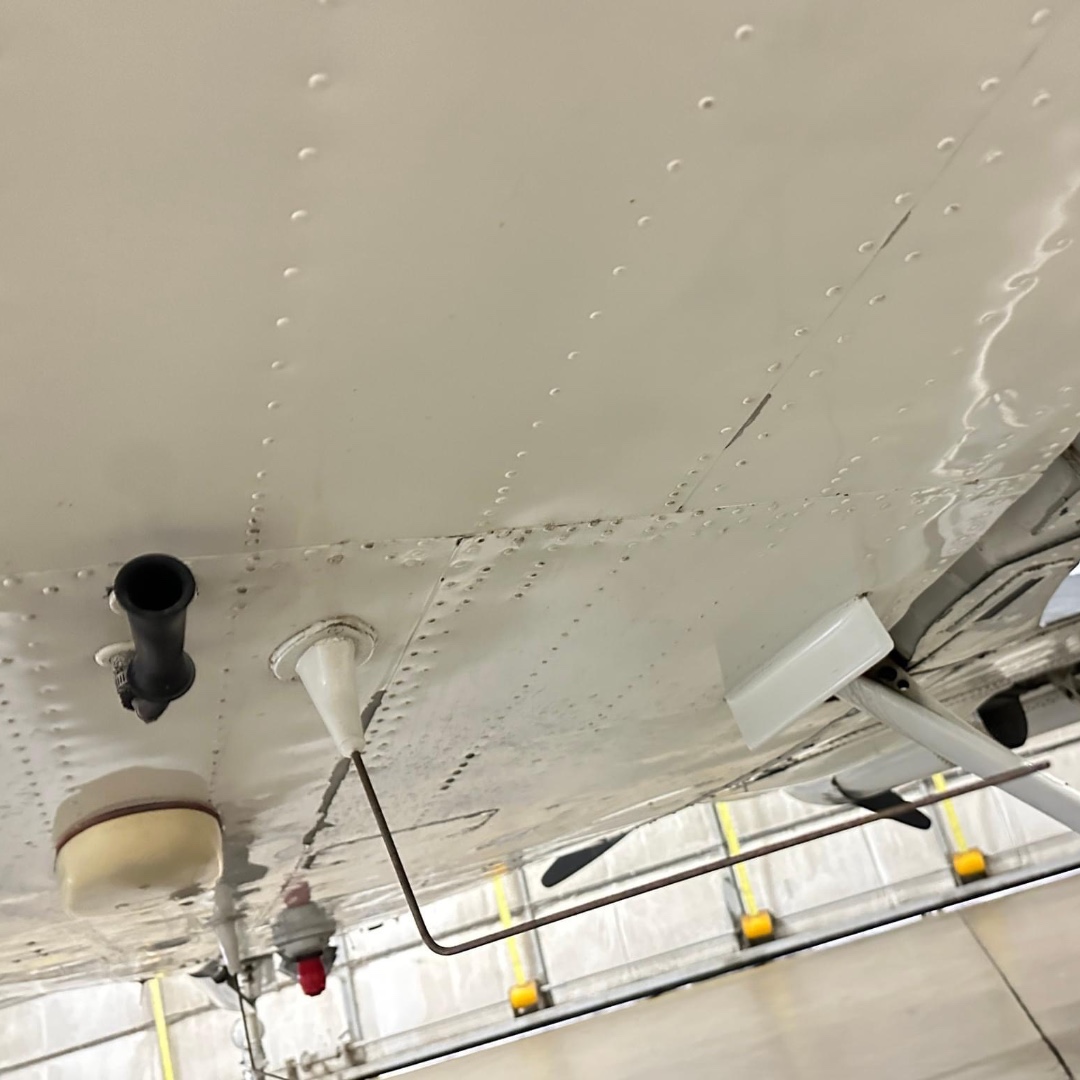 A detailing transformation of an aircraft underbelly for your Sunday ✈️✨

Call or go online to make an appointment or get a free estimate!

#cardetailing #aircraftdetailing #boatdetailing #rvdetailing #motorcycledetailing #ohiodetailing #mobiledetailing #speedyks #wecometoyou