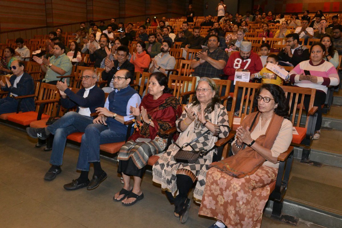 Rajiv Gandhi tweet media