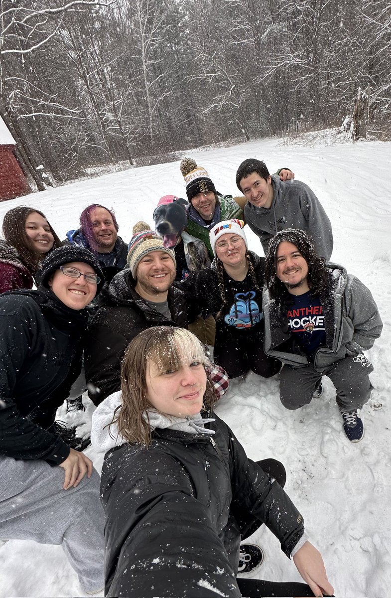 SemiNoLemonStar's tweet image. Thank you for a dope ski trip, you're all rockstars! Can't wait to explore some other state with you all next winter 🩵❄️☃️