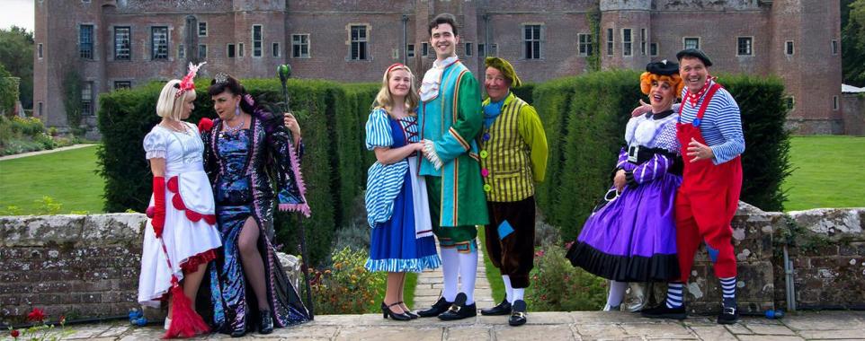 KarenPJ's tweet photo. Why a panto isn't just for Christmas! My review of Beauty and the Beast for @SussexLifeMag 
#theatre @EBTheatres #beautyandthebeast #eastbourne #sussex #theatre #goingout

https://t.co/uVNMcG1jdJ https://t.co/bDXx475fDc