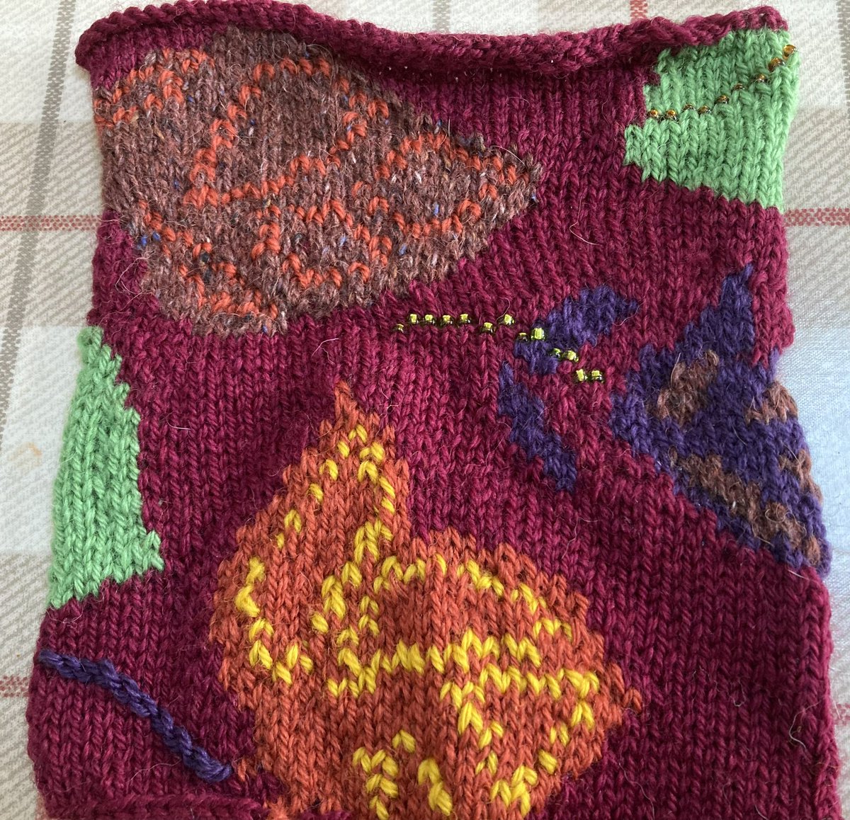 After spending Christmas knitting beanies I’ve returned to my Autumn themed blanket with an owl, leaves and butterflies. #Knitting #handmade #blanket