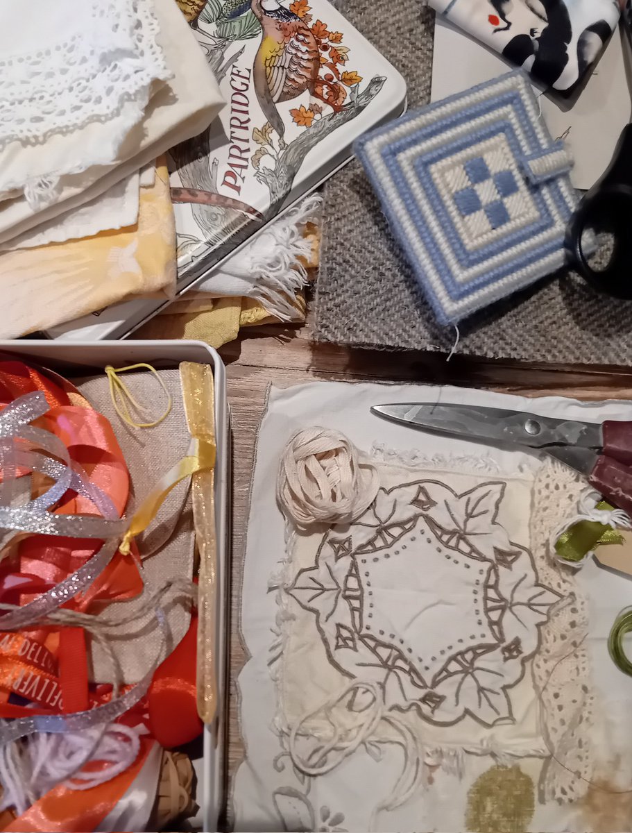 electra_rhodes's tweet photo. Week one of the very slow stitching project - gathering materials for the first of twelve pages to 'hold' the year. #SlowSew https://t.co/7dN9xOBR4k