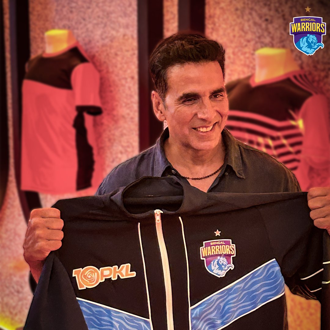 Bade Miyan Akshay Kumar with his team @BengalWarriors shirt :)

15 DAYS TO BMCM TEASER