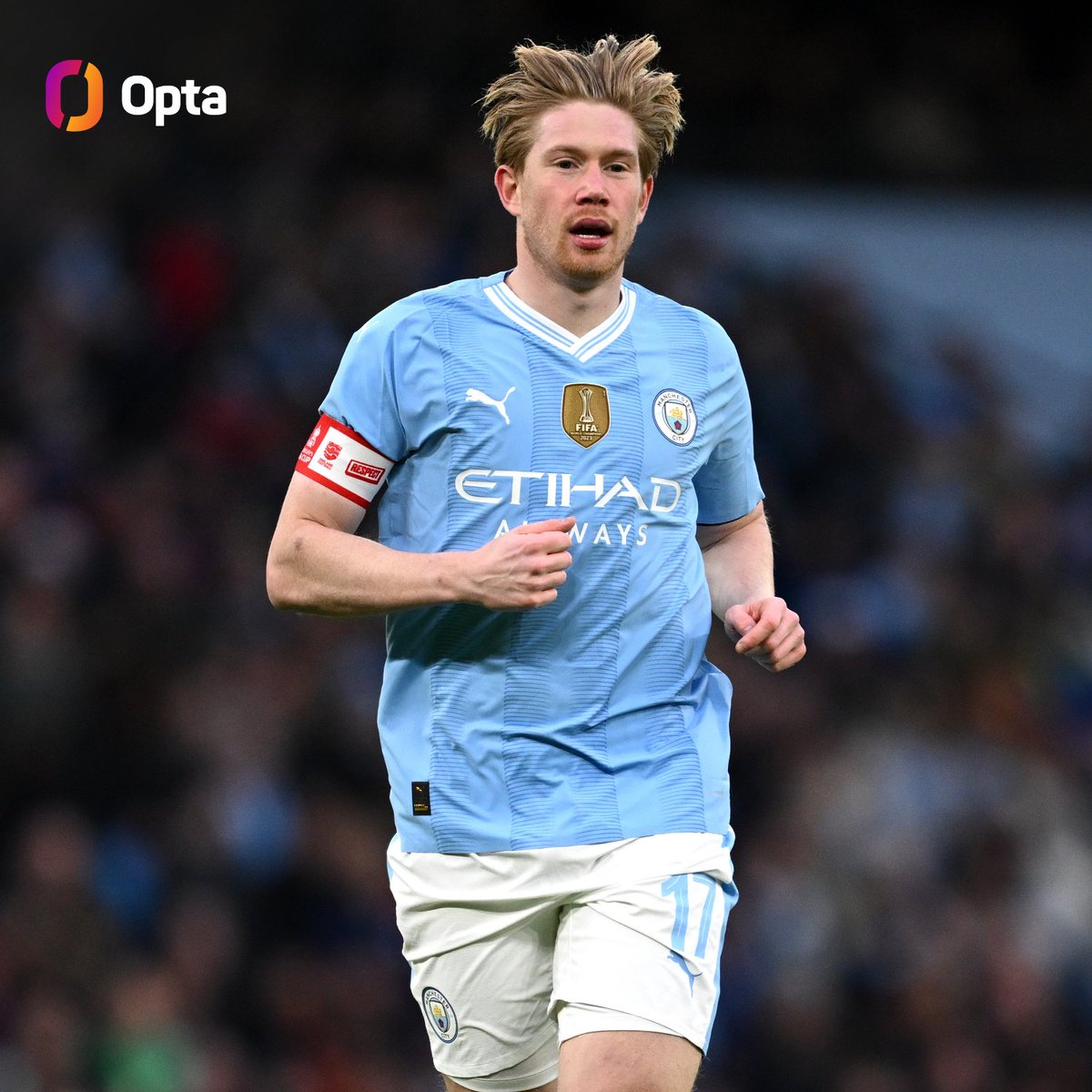 OptaJoe's tweet photo. 30 - Kevin De Bruyne has the most assists of any player in Europe's big five leagues in all competitions since the start of last season, despite making three appearances this season.

30 - De Bruyne
24 - Salah
22 - Vini Jr
22 - Saka
21 - Griezmann

King. https://t.co/9ftlicR41z