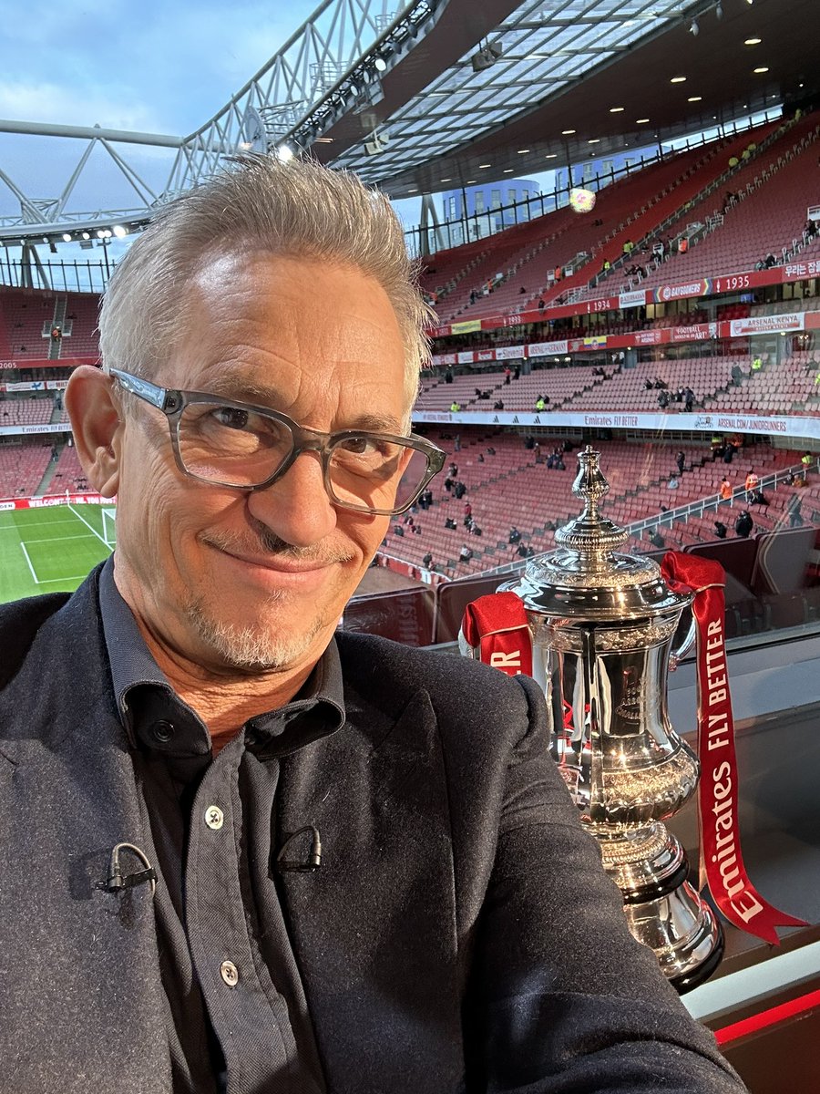 GaryLineker's tweet photo. Reunited. https://t.co/KSUGpGSw2s