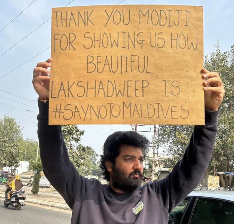 _manojbiswas_'s tweet photo. BREAKING - 10,500 Hotel bookings &amp; 5,520 flight tickets to Maldives have been cancelled so far by Indians after Maldivian Ministers made abusive statements against PM Modi, India &amp; Hindus 🔥🔥
#Maldivians #MaldivesKMKB #MaldivesOut #NarendraModi #Lakshdweep https://t.co/DazuPeZ8eF