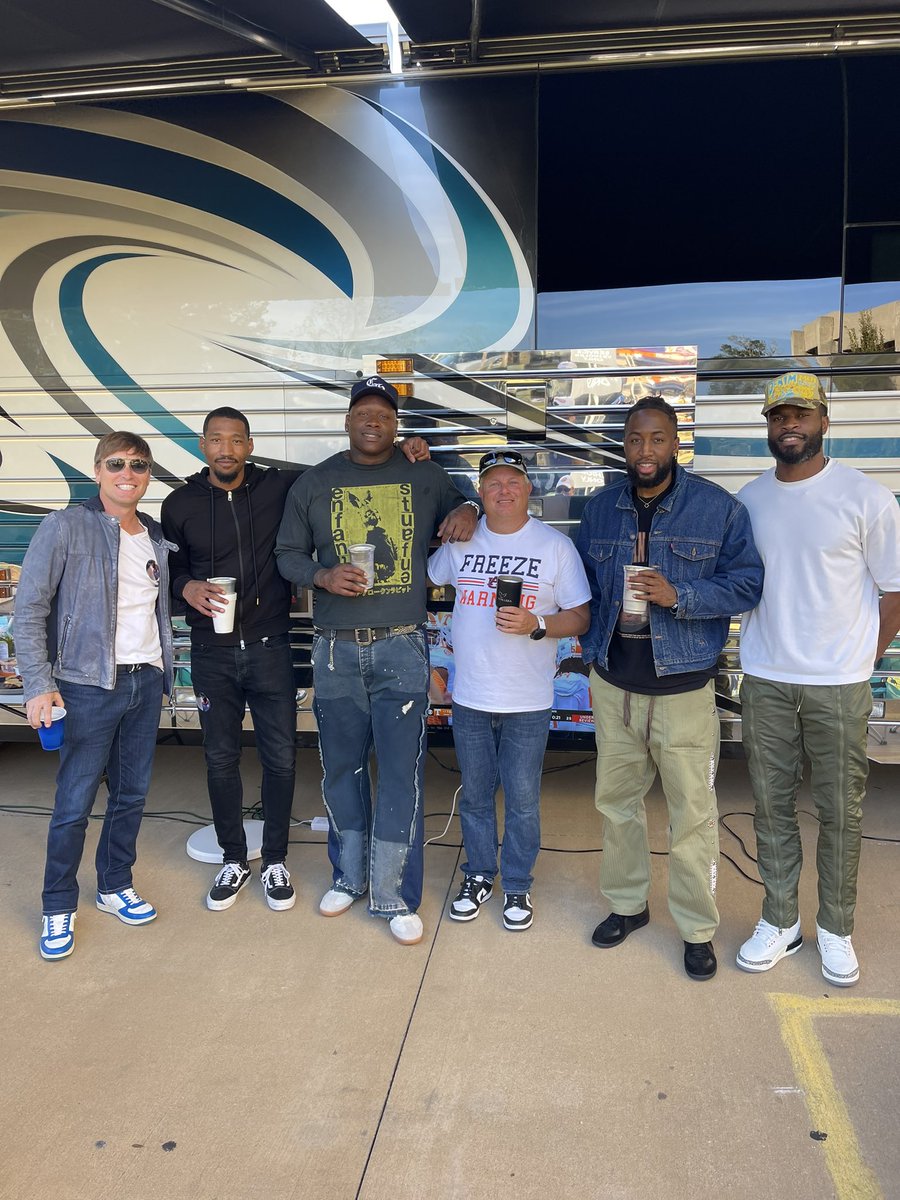 Congratulations to my guy <a href="/KingTunsil78/">Laremy Tunsil</a> on punching his ticket to the playoffs with the <a href="/HoustonTexans/">Houston Texans</a>. One of the best to ever visit the bus!! #ifyouknowyouknow