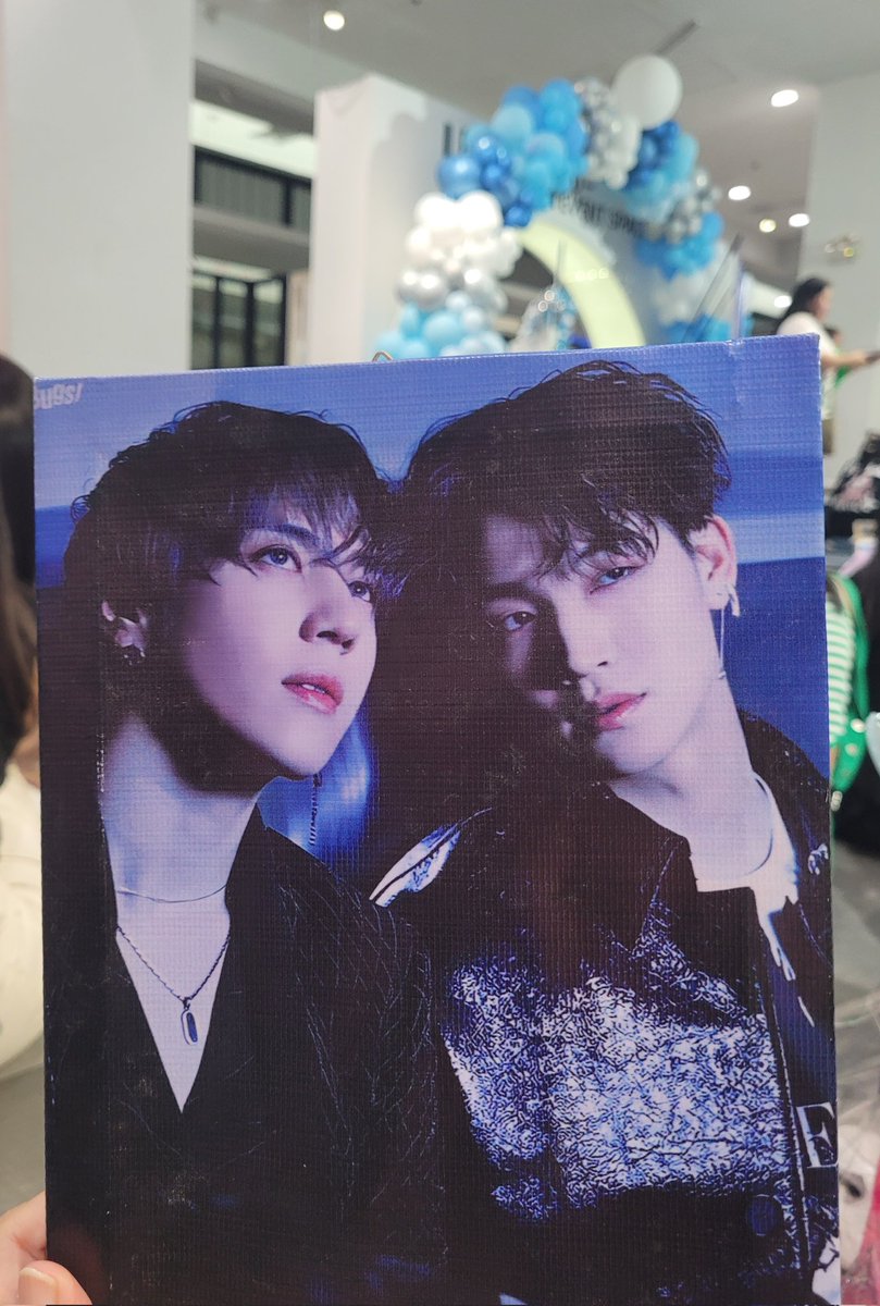 ann_charee1's tweet photo. 🙏🙏 ขอบคุณ ทีมงานทุกน่ารักทุกท่านที่จัดงานนี้นะค่ะ มีรูปหล่อๆของคุณลีดเดอร์เยอะเลย จบงานยังแจกรูปให้กลับไปนอนฝันดีด้วยค่ะ รักนะอากาเซ่ 😘💚
@JAYBFRIENDZONE
#withJAYBspace
#JAYB #제이비 #GOT7 https://t.co/PeSvJ45kGQ