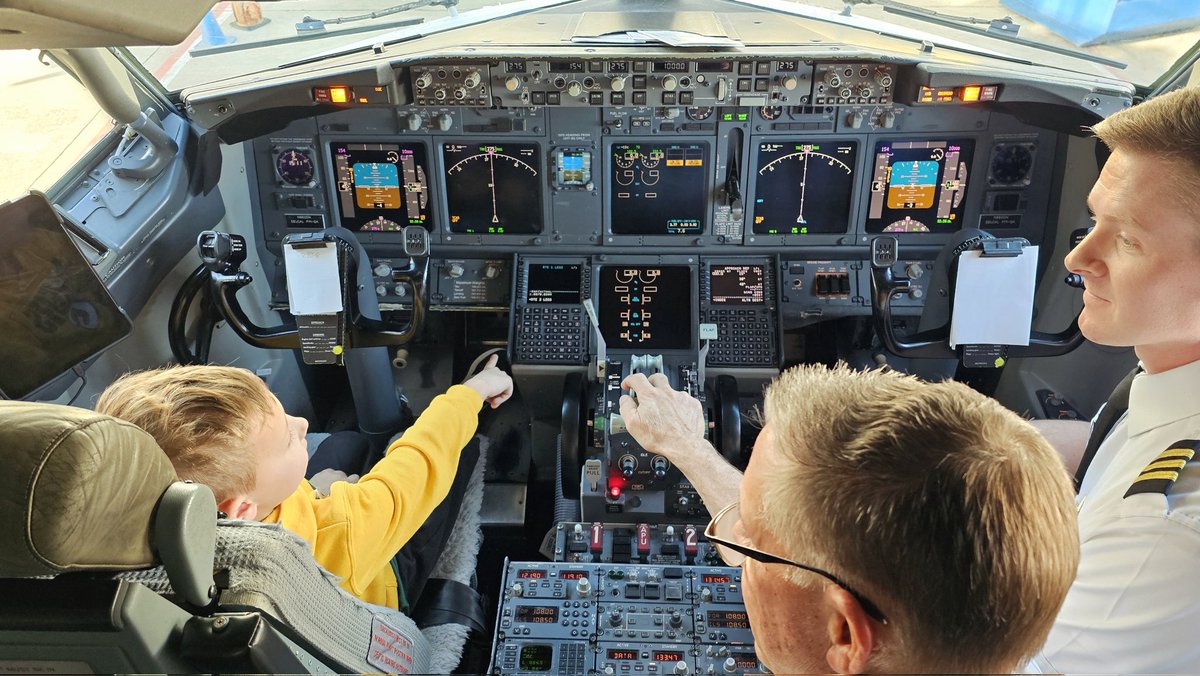 kuflax's tweet photo. Hey @Delta - I'm so sorry I didn't catch their names, but your two pilots on DL2566 MKE to ATL this morning MADE OWEN'S DAY. His first ever flight, age five, and they invited him up into the cockpit.  Such an amazing experience for him.  Thank you. ❤️ https://t.co/9vqgW6p3dA