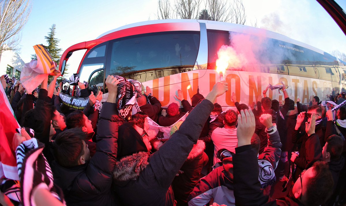 Espectacular recibimiento de la afición a su <a href="/UnionistasCF/">Unionistas de Salamanca CF</a> ✨✨ #copadelrey #unionistasvillarreal