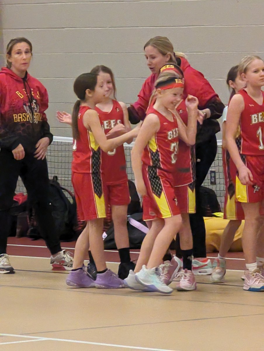 ladybeesbball's tweet image. Great win 4th grade! Fun to watch