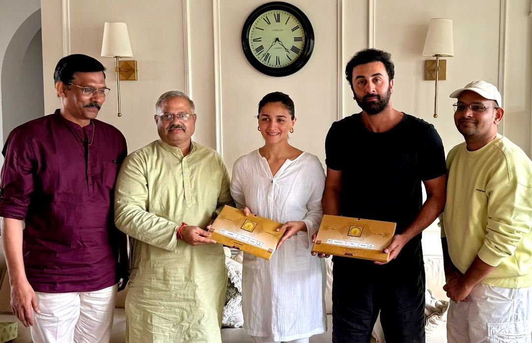 ANI's tweet photo. Actors Ranbir Kapoor and Alia Bhatt received an invitation to attend the consecration ceremony of Ram Temple on January 22nd in Ayodhya. https://t.co/UaQD2xYpd8