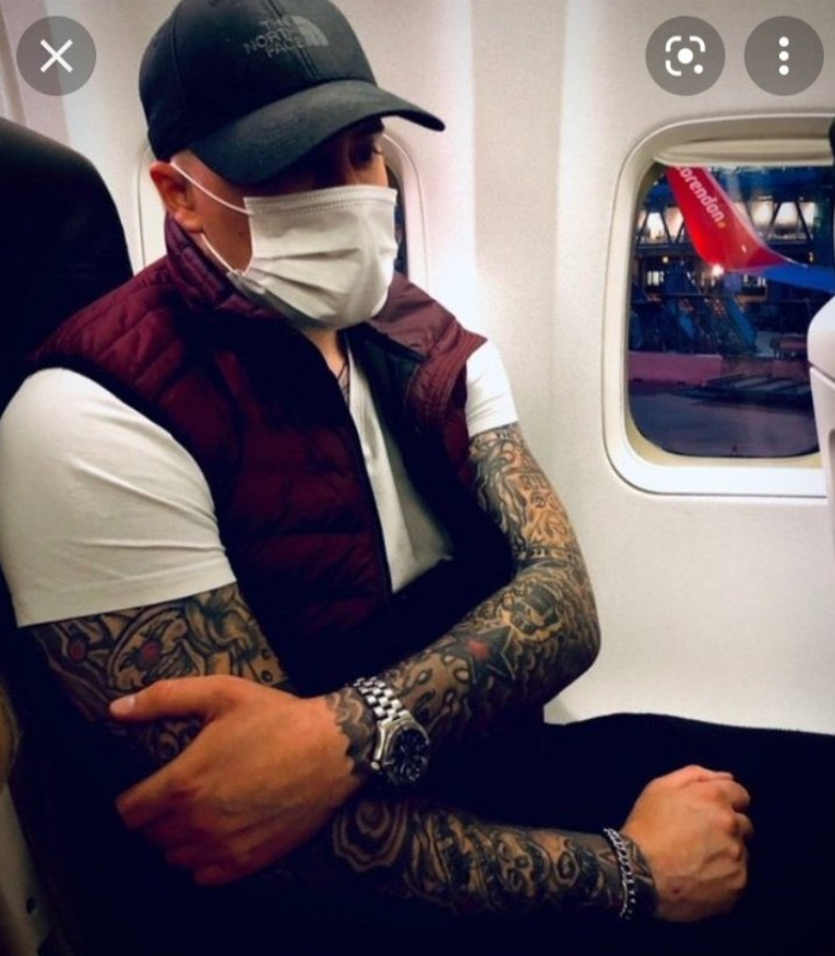 <a href="/KAFKA_Dev/">K.A.F.K.A (Official)</a> De Nederlandse &amp; Spaanse politie verenigen zich en maken zich klaar voor een GIGANTISCHE arrestatieactie op Kafka binnenkort! Ze zijn niet meer te stoppen!

Doe een ♥️ &amp; RT als je de politie steunt!