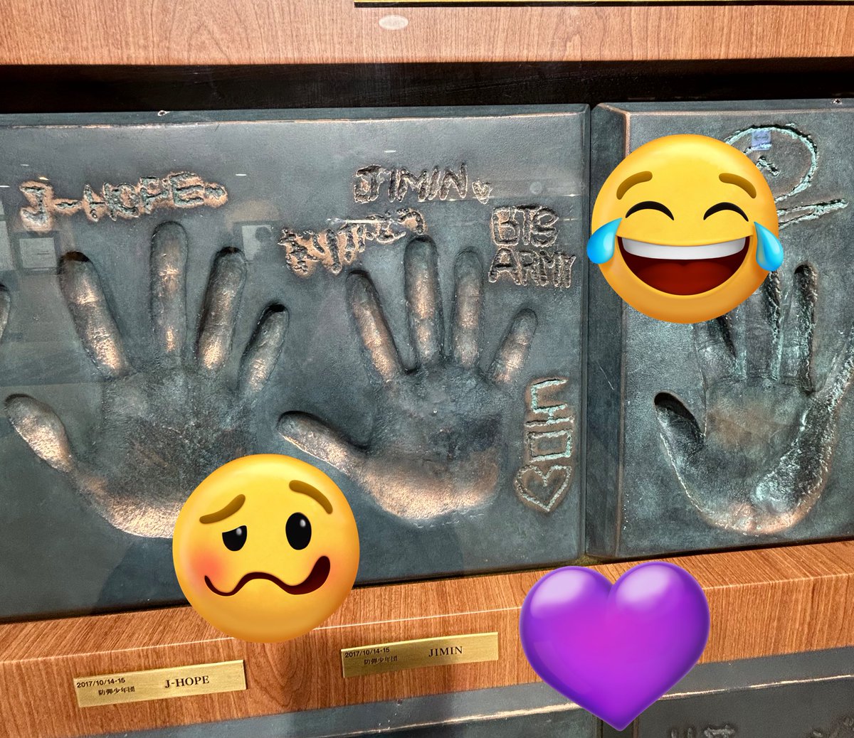 tokutonsago's tweet photo. なま足おとこ君ごちそうさまでした😍
楽しかったーー🎵
ミュージカルも行きたいな⭐️
BTSの手形も見れました👀
ジミンの小指
#伊野尾慧 https://t.co/OeuKdNUFuW