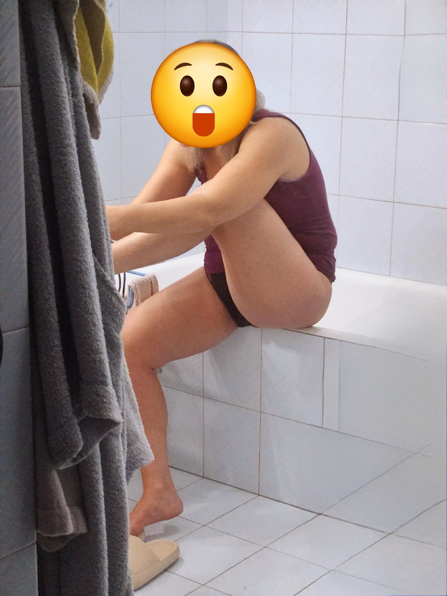 coppianoi2's tweet photo. In manutenzione 💦😉 https://t.co/W0Dsx3N2UW