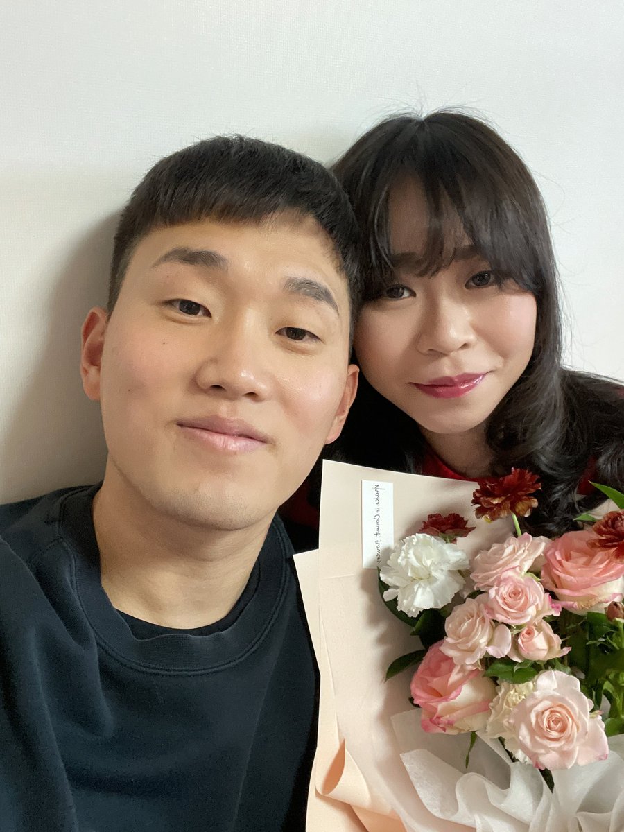 cyn_potato's tweet photo. #선물 #깜짝선물 💐🩷💜 https://t.co/TNEJFkCxX4
