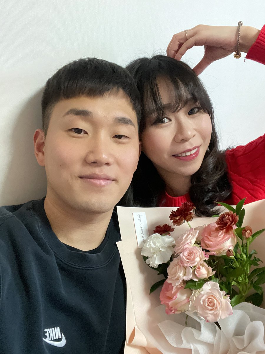 cyn_potato's tweet photo. #선물 #깜짝선물 💐🩷💜 https://t.co/TNEJFkCxX4