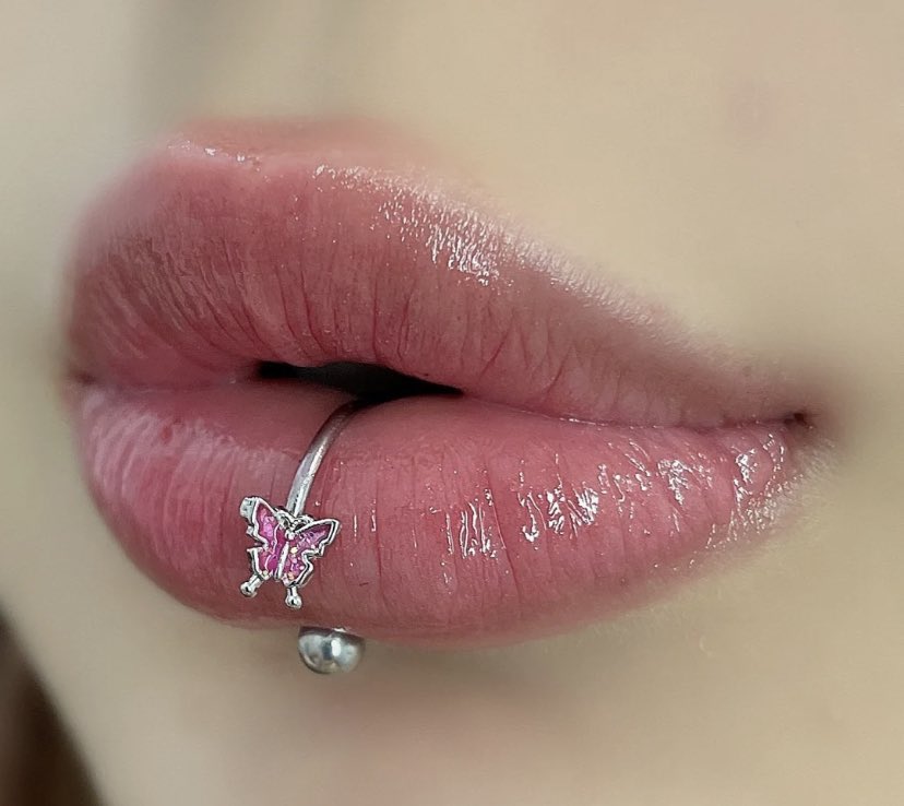 heartipink's tweet photo. need a butterfly lip piercing ring like this https://t.co/cUIshjV3eQ