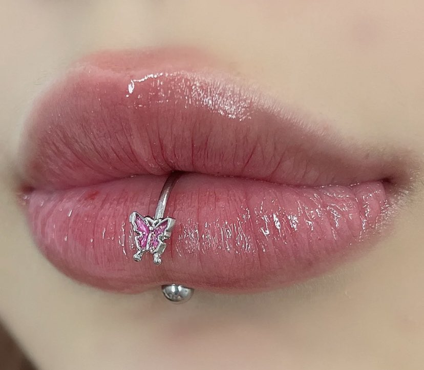 heartipink's tweet photo. need a butterfly lip piercing ring like this https://t.co/cUIshjV3eQ
