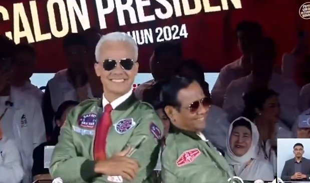 Kanjeng2022's tweet photo. Seng ada lawan.💥
Bangga❓❓❓
Pastinya dong...😎
#GanjarUpToDat3
#GanjarMahfudM3nangDebat
#GanjarMahfud2024 https://t.co/GJbZj8x2s8