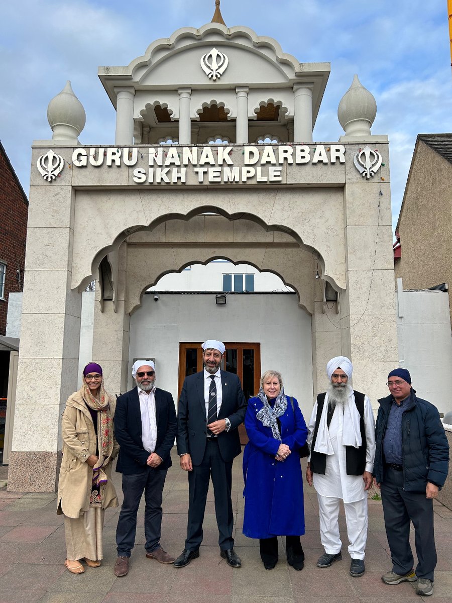 Pleased to meet members of the Sikh community with @ragssandhu. The community at Ramgarhia Sikh Association, Woolwich and Guru Nanak Darbar, Belvedere were very welcoming. These Gurdwaras were vital in providing support and food for all communities during the COVID pandemic.