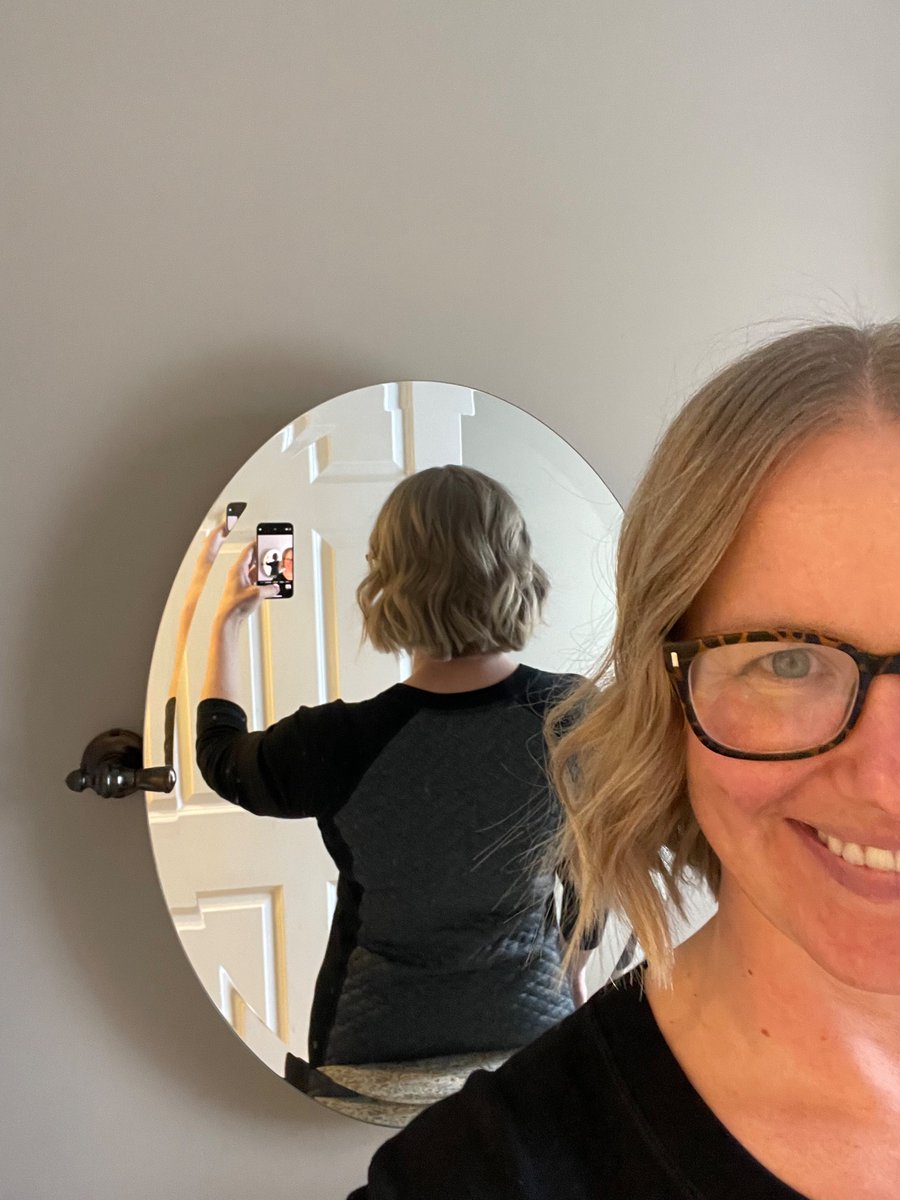 annee22's tweet photo. I donated my hair to children with hair loss, again. #cutpasslove #hairdonation https://t.co/UVIVQc6fUS
