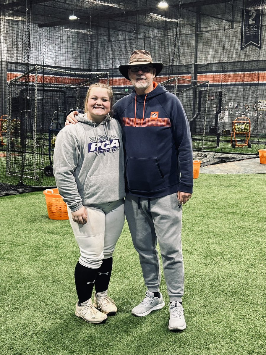 Kandice2026's tweet photo. Thanks to @AuburnSoftball for an amazing camp today!! I learned so much from the hitting stations and the pitching tips!! Thanks to @IcessTresvik2 for the tips to help my pitches move better spin tighter!! @deanAU_TigersSB https://t.co/wyNAJ5NyWu
