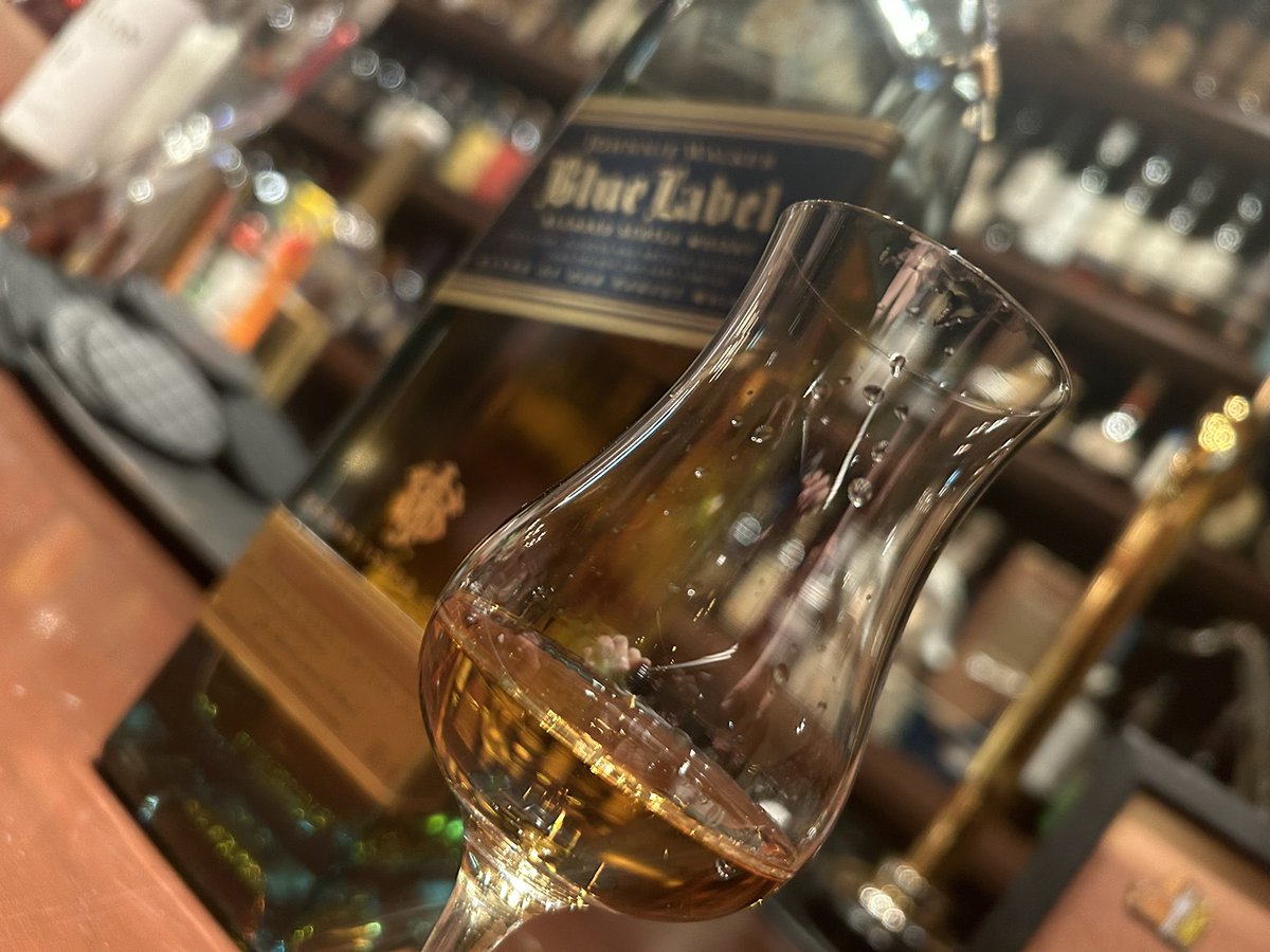 STRAK528's tweet photo. 先日行ったいきつけのバー
美味しいお酒は悪酔いしない🥃 https://t.co/9Ep7O5ZzBl