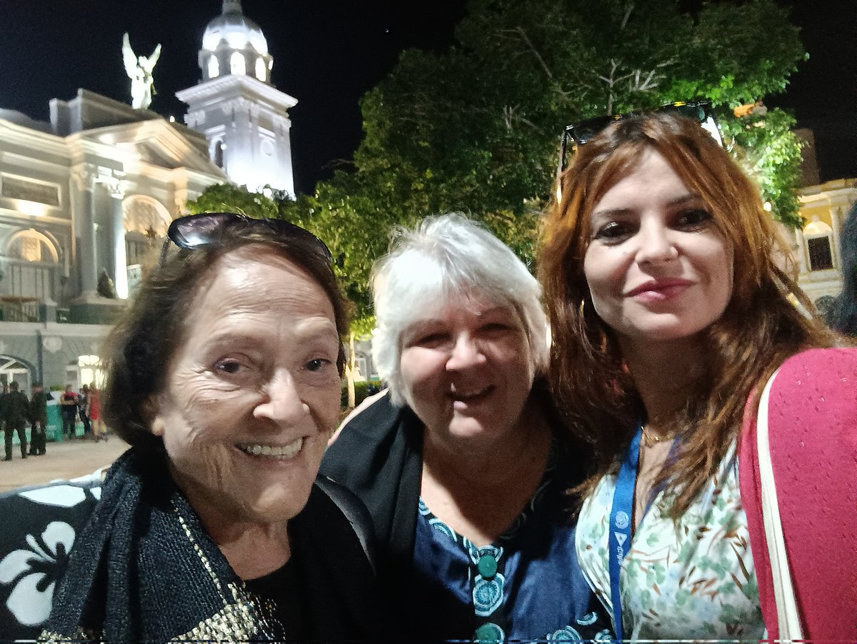 Ana_Hurtado86's tweet photo. Con Aleida March, viuda de nuestro comandante Che Guevara, y Aleida Guevara, su hija, en Santiago de Cuba el 1 de enero dando la bienvenida al nuevo año 2024.

#CheVive  #EstaEsLaRevolución https://t.co/MHTeSFqvry