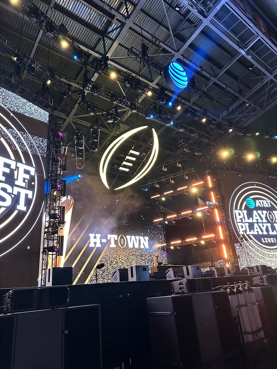Marci Holland (@holland_marci) on Twitter photo Day 2 Update! PlaylistLive was AWESOME 👏🏻👏🏻 The STX team representing the globe in H-Town with great performances from <a href="/2chainz/">Tity Boi (2 Chainz)</a> <a href="/Latto/">BIG MAMA</a> <a href="/jackharlow/">Jack Harlow</a> #lifeatatt #CFBPlayoff #ATTPlaylistLive <a href="/STXspeaks/">STXspeaks</a> @LuisSilva_STX <a href="/AshleyBurgess0/">Ashley Burgess</a> <a href="/DorcasTylerTX/">Dorcas Tyler</a> Day 2 Update! PlaylistLive was AWESOME 👏🏻👏🏻 The STX team representing the globe in H-Town with great performances from <a href="/2chainz/">Tity Boi (2 Chainz)</a> <a href="/Latto/">BIG MAMA</a> <a href="/jackharlow/">Jack Harlow</a> #lifeatatt #CFBPlayoff #ATTPlaylistLive <a href="/STXspeaks/">STXspeaks</a> @LuisSilva_STX <a href="/AshleyBurgess0/">Ashley Burgess</a> <a href="/DorcasTylerTX/">Dorcas Tyler</a>