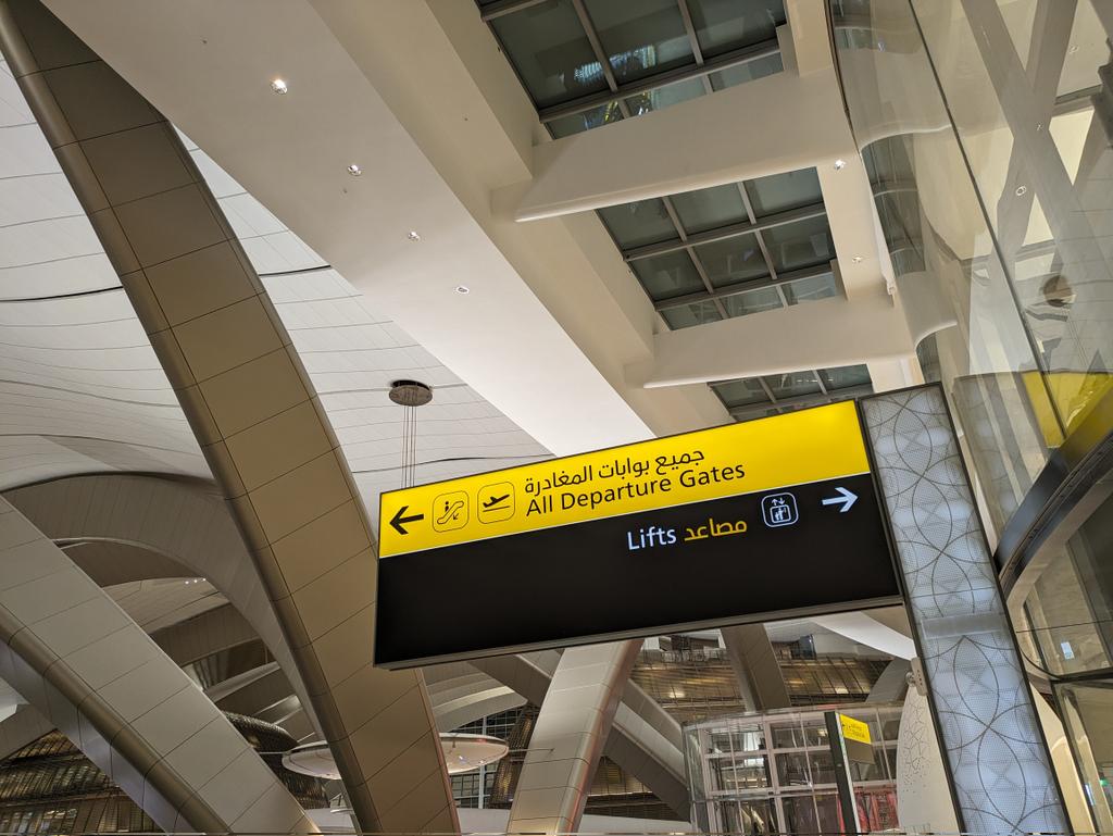 v1450g's tweet photo. 最後中央駅から空港までのたった10分程度の移動をミスって2時間10分かかってしまったけど空港内激走してなんとかなんとか滑り込んだ。洗練された空港で空いてれば駅から搭乗口まで15分で行けること、ある最後まで絶対に油断してはいけないという教訓を得た。流石にここまで来たら消化試合よね…✈✈✈ https://t.co/NGe4m1hZYS