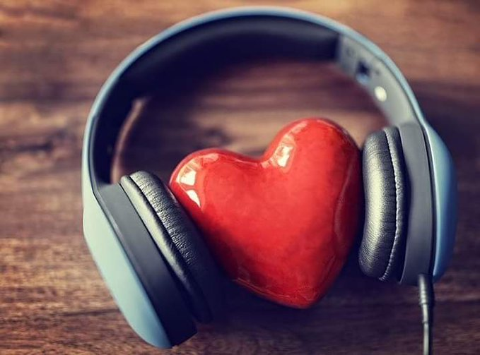 ismael40811302's tweet image. toca viajar con la música a otro lugar pero con las mismas canciones y el mismo sentimiento de unión mas fuerte aun si cabe adoro estas personitas 
#Jessingo7E