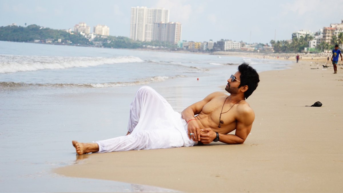 sannjjoy's tweet photo. Explore Indian Beaches 🏖️
Avoid Maldives, Sidhi baat no bakwaas.
#SayNoToMaldives #ExploreIndianIsland #NarendraModi #MaldivesOut #indianbeaches #actor #indianactor #marathistars #menofindia #marathicelebrity #sannjjoy #sanjayshejwal https://t.co/XVOpadS6y0