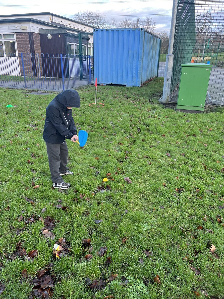 MPSECOMMUNITY's tweet photo. Making use of our Grass Area at Fieldhead. 

We had a few small groups who had the chance to play our 6 hole golf course we had set up. 

An extremely challenging sport which saw the children showing perseverance and adaptability. 

Well done everyone. 

⛳️ https://t.co/9lamp93rcq