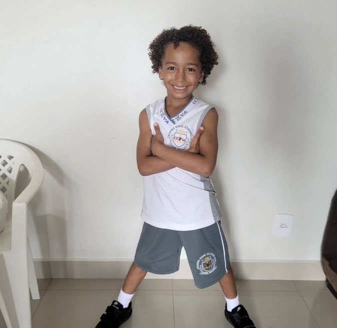 negrali's tweet photo. 🚨 🚨🚨🚨🚨🚨🚨🚨🚨🚨🚨

O pequeno Edson Davi de 6 anos continua desaparecido. Você tem alguma informação que pode ajudar essa família? Entre em contato com a polícia imediatamente ou com a irmã dele, Giovanna (@_gioharaujo no instagram). Ajude a encontrar o Edson, por favor 🙏🏽 https://t.co/MHa5JXgDbi