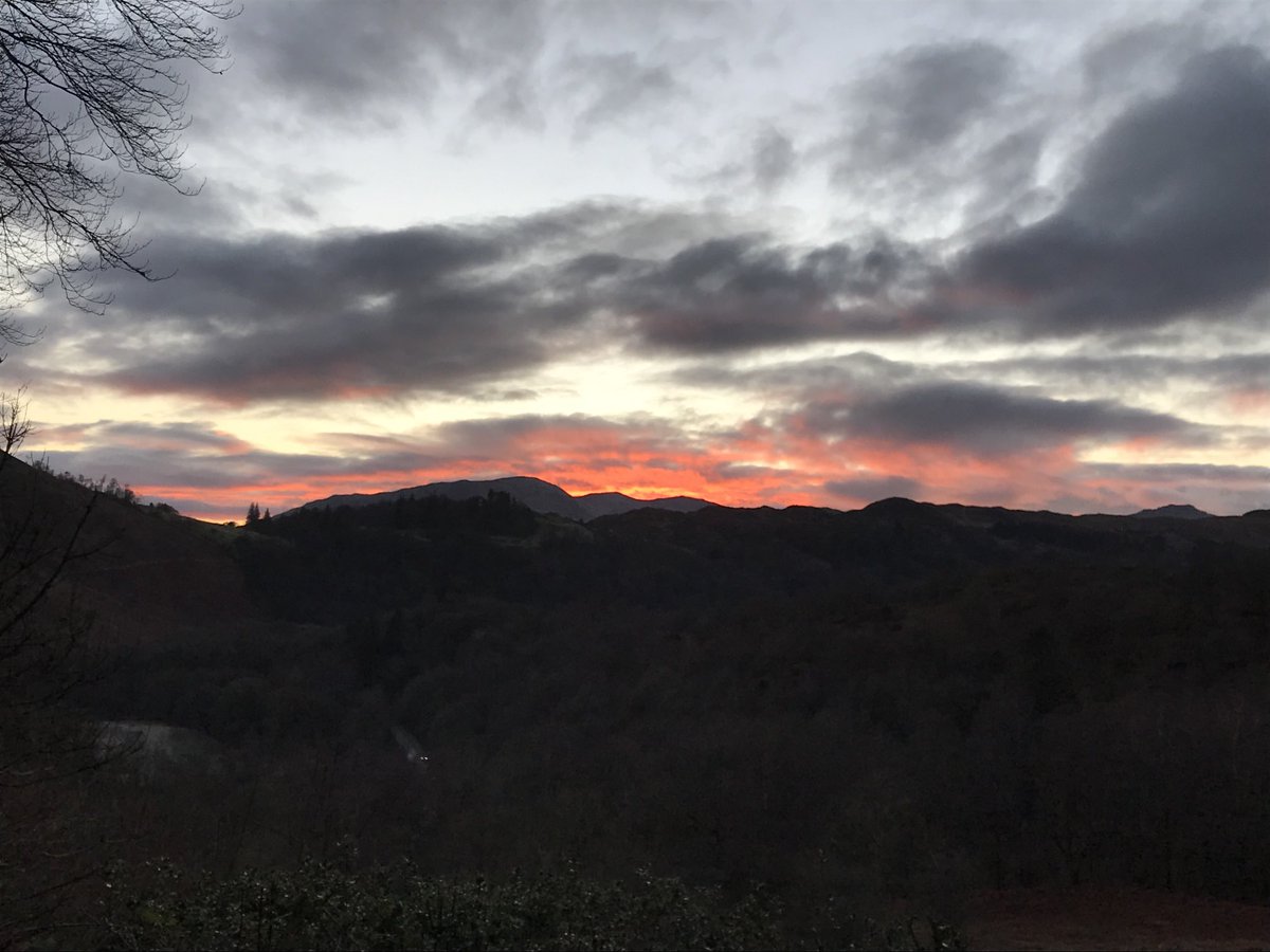 GrasmereSue's tweet photo. Stunning sunset from the cottage terrace. #conistonfells #langdales #grasmere #rydal #january #sunset https://t.co/ZYRZ2PbuuO