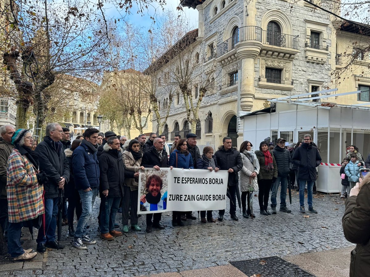 Hoy hemos recordado a Borja tras 10 años #desaparecido ⁦<a href="/QSDglobal/">QSD desaparecidos</a>⁩ ⁦<a href="/sosdesaparecido/">ALERTA DESAPARECIDOS</a>⁩ ⁦@INTER_SOS⁩