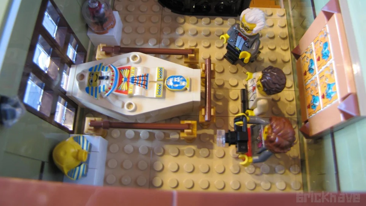 BrickFanatics's tweet photo. LEGO Icons 10326 Natural History Museum has an Adventurers Easter egg but someone has taken the reference further with a complete makeover.

https://t.co/prHpFEbZ00

#LEGO #LEGOModularBuilding #LEGOAdventurers #LEGONews https://t.co/9mP9J5ha9a