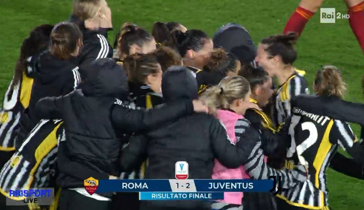 La #JUVENTUSWOMEN VINCE LA SUA QUARTA #SUPERCOPPAFEMMINILE 🏆🤍🖤 #ROMAJUVE 1-2