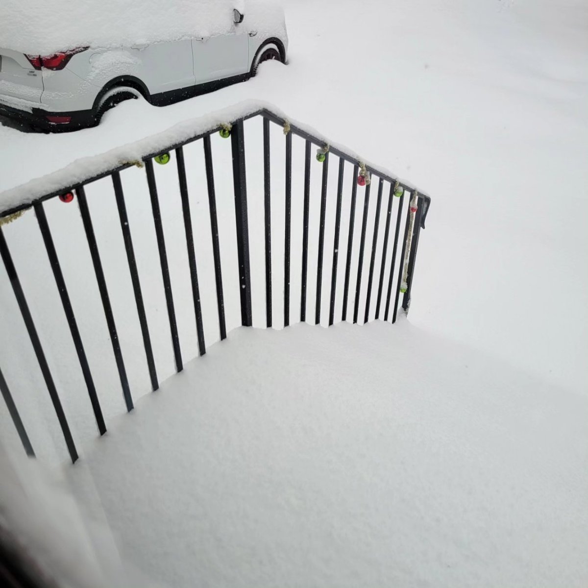 AskTheGoodDoc's tweet image. Happy Sunday yall! A #SnowDay is THE BEST day! Great Exercise is shoveling and making Snow Angels. Stay warm❄️
#Naturopath #WellnessDoctor
#WorkplaceWellness
#CorporateWellness @omekongo @AllThingsVikki @SylviaKAlston