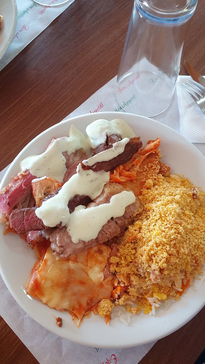 "nossa voce é tao magrinha, deve comer pouco ne"

eu comendo pouco: